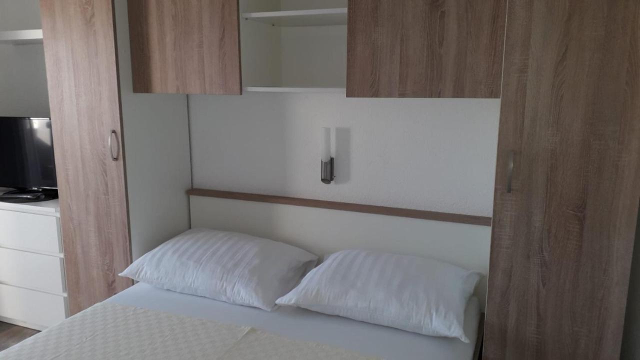 Haus Milana Apartment Nin Bagian luar foto